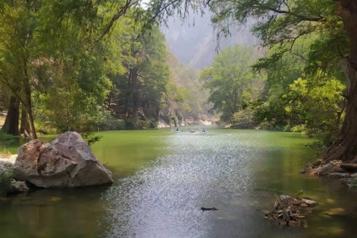 La Poza Madre en Ocampo es uno de los balnearios naturales más hermosos de Tamaulipas. Foto: Carlos García