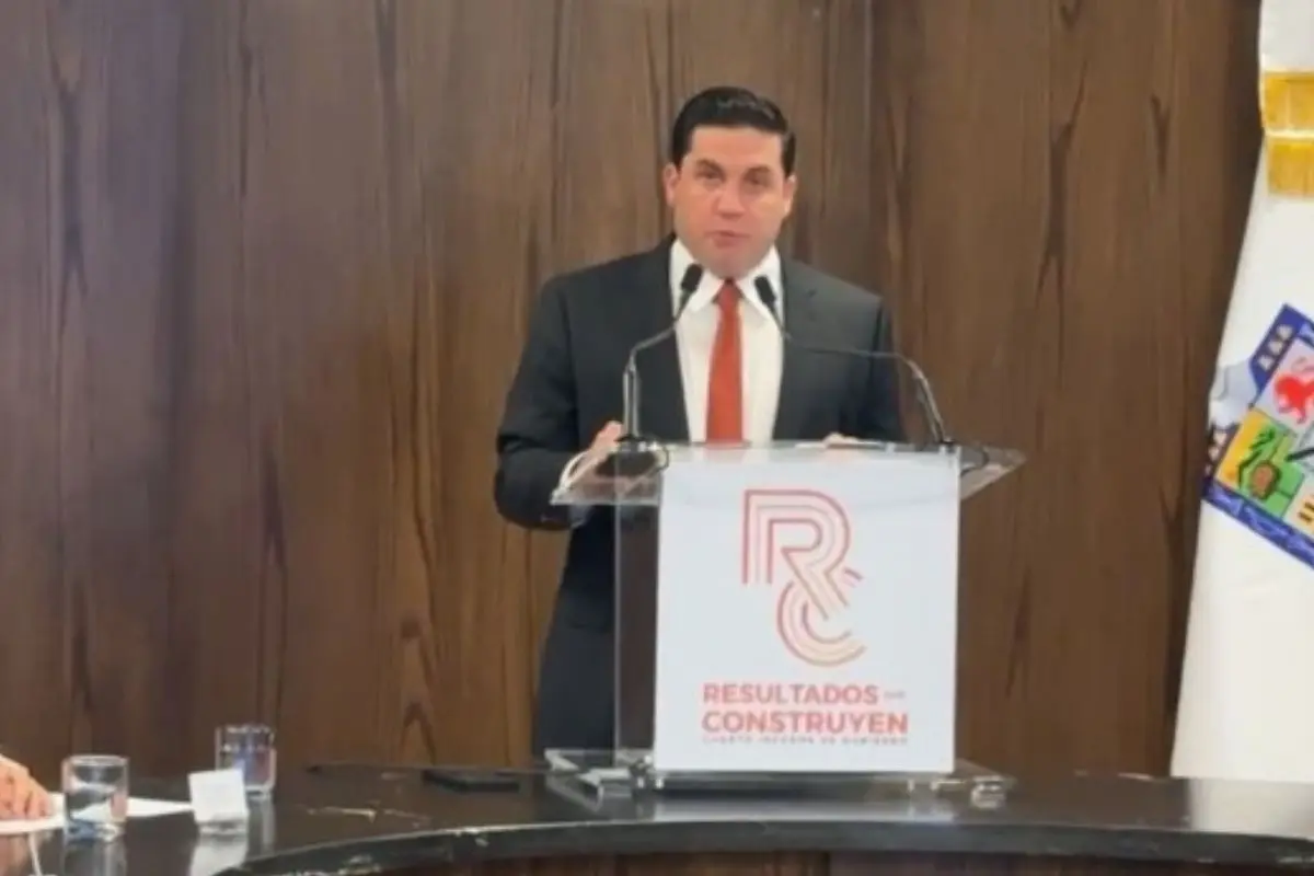El alcalde de Salinas Victoria, Raúl Cantú, presentó su Cuarto Informe de Gobierno ante el Cabildo municipal. Foto: Facebook Raúl Cantú
