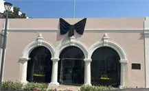 San Pedro rinde homenaje a Mauricio Fernández con moño negro en la Presidencia Municipal