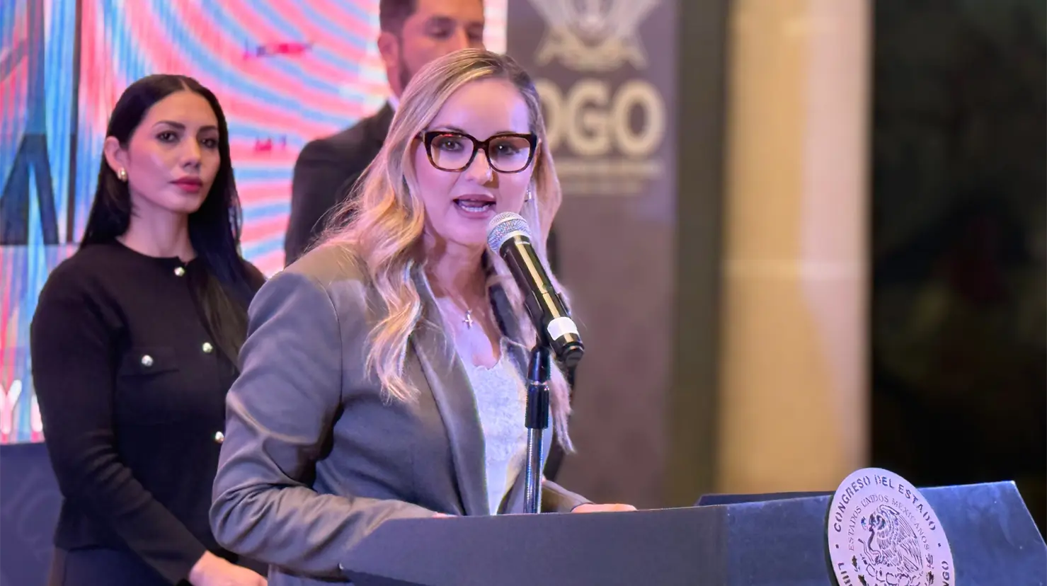 Elisa Haro, secretaria de Turismo en Durango, habla sobre la conectividad aérea de la entidad. Foto: Jesús Carrillo.