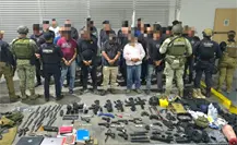 38 miembros de la Iglesia de la Luz del Mundo son detenidos con armamento en Michoacán