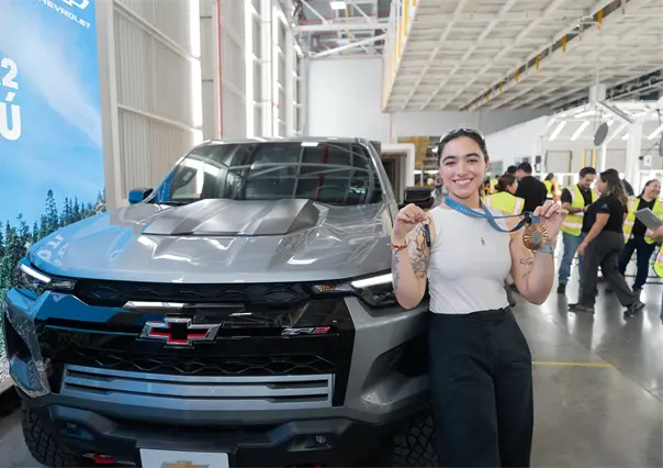 General Motors regala camioneta a Ana Paula Vázquez, medallista olímpica de Ramos Arizpe
