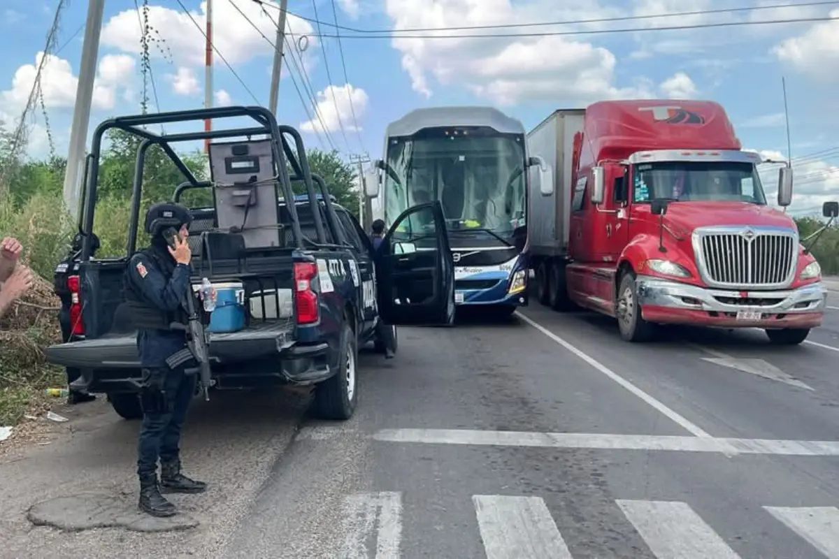 Las autoridades arribaron a la escena del crimen Foto: X(Twitter) @EditorMzt