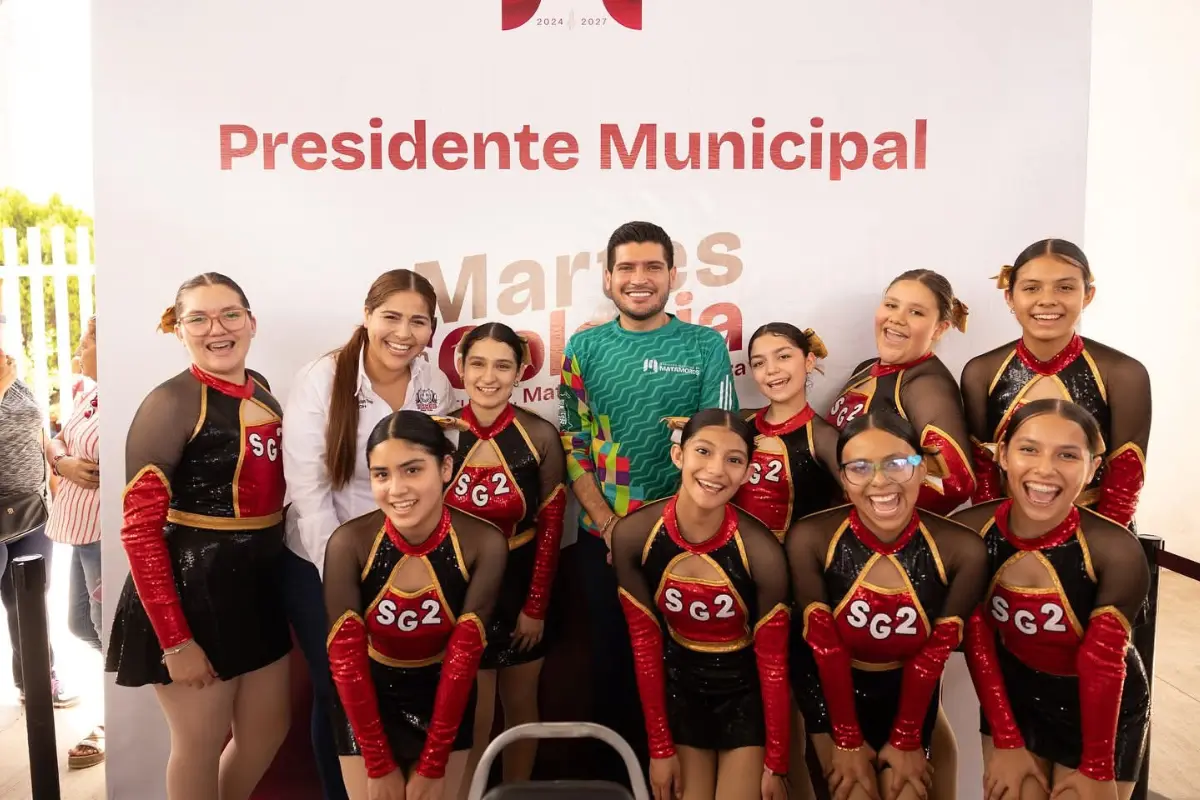 Durante la jornada, decenas de vecinos acudieron para plantear sus principales necesidades y aprovechar los servicios gratuitos que llevaron las distintas dependencias municipales. Foto: Ayuntamiento Matamoros