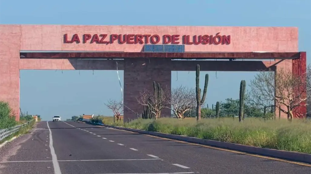 ¿Despilfarro en La Paz? PAN critica la puerta turística y pide sanciones