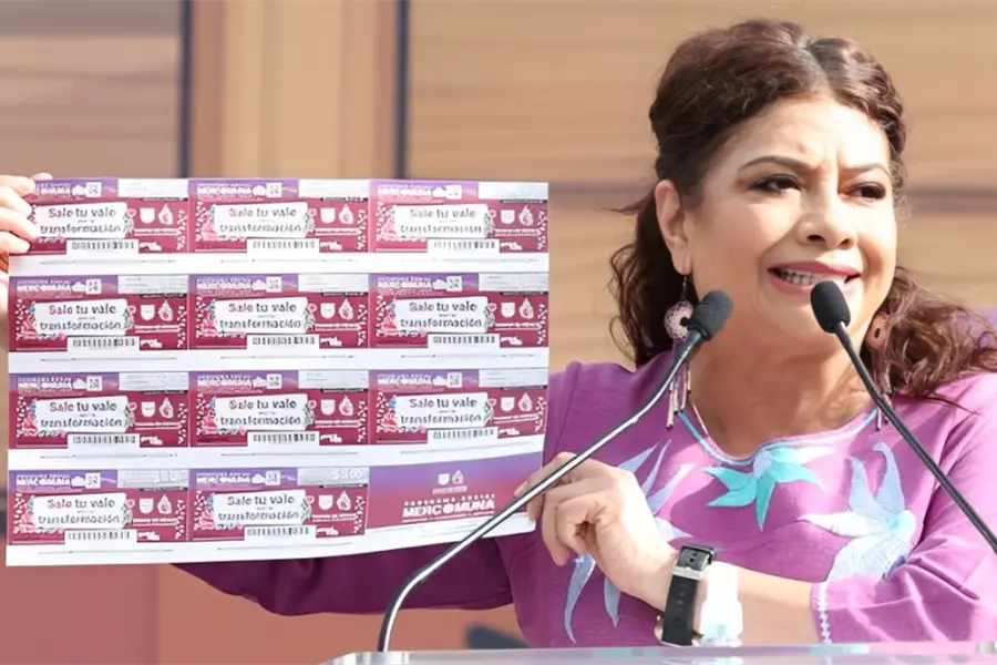 Clara Brugada entrega vales Mercomuna en CDMX: así funciona el apoyo de 50 y 100 pesos en mercados