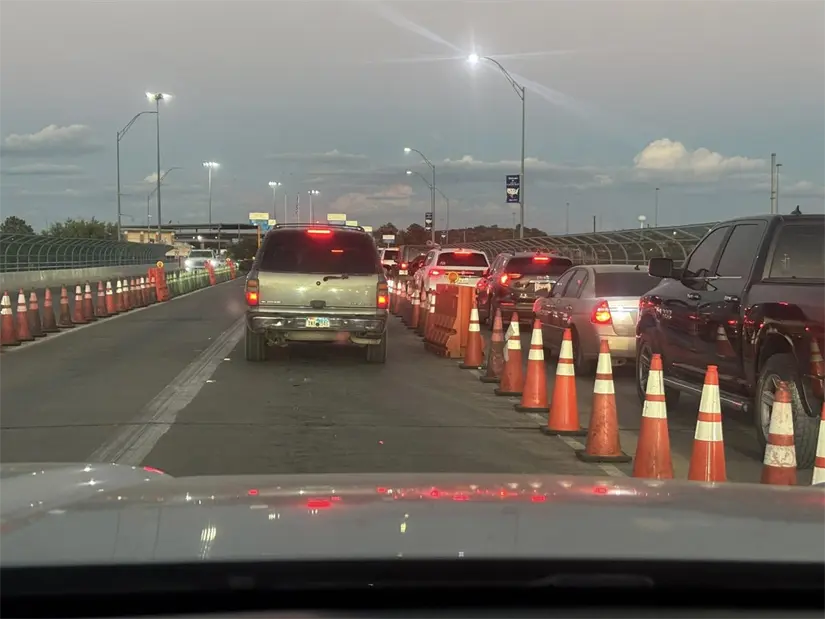 Es importante prever la situación trafical antes de planear atravesar la frontera en Piedras Negras / Foto: Tammy R Medina
