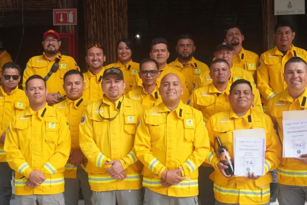 La Brigada Fénix y brigadas de apoyo reciben homenaje por su labor en incendios forestales 2025. Foto: PCNL
