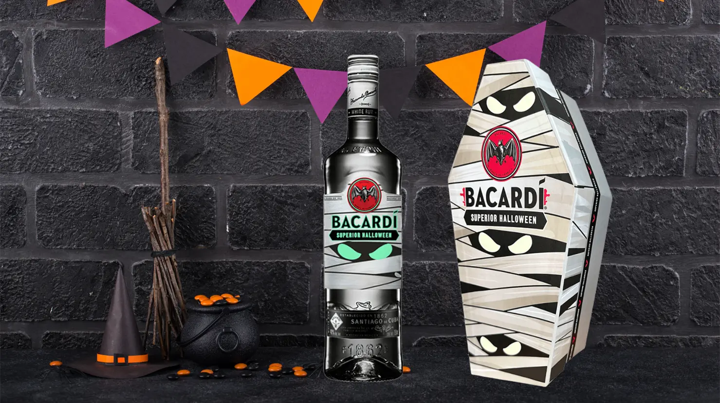 Halloween 2025: Bacardí sorprende con una botella que brilla en la oscuridad. Foto: Canva | Bacardí.