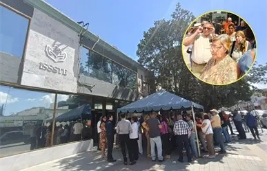 Se manifiestan pensionados del ISSSTE Coahuila, piden pagos y les cierran la puerta en la cara