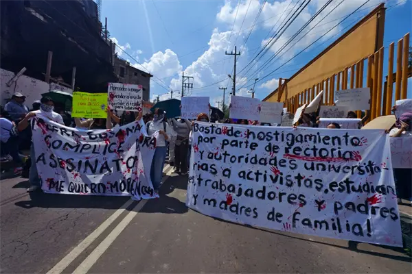 Tras asesinato de alumno, estudiantes del CCH Sur exigen mayor seguridad en el plantel