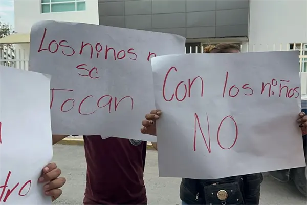 Denuncian abuso sexual a menor dentro de primaria en Chalco; familiares exigen justicia