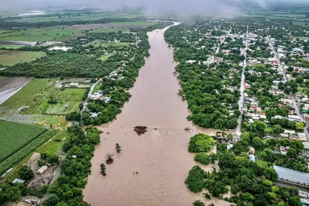 La presidenta aseguró que no se trata de una obra común, pues implica fuertes inversiones y posibles afectaciones ecológicas. Foto: CONAGUA