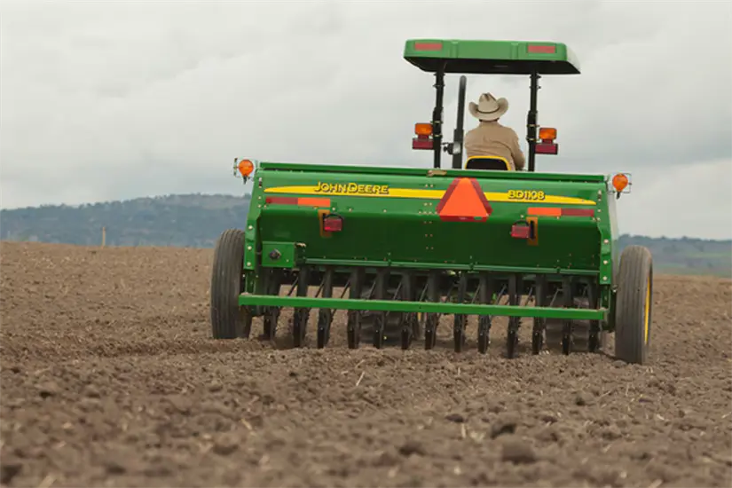 Se apoyará con maquinaria como sembradoras de grano fino para un mejor cultivo del trigo | Foto: FB