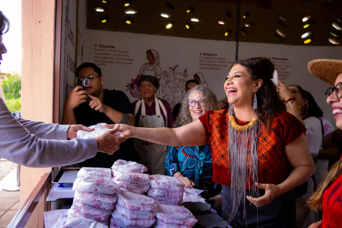 Clara Brugada en inauguración de tortillería. Foto: X @ClaraBrugadaM