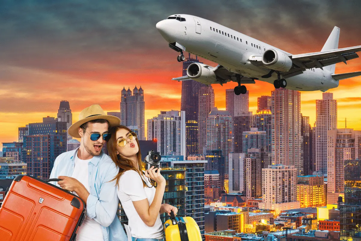 Reserva con anticipación y compara precios en Google Flights, Skyscanner o Kayak, además de revisar las webs oficiales. Foto: Canva.
