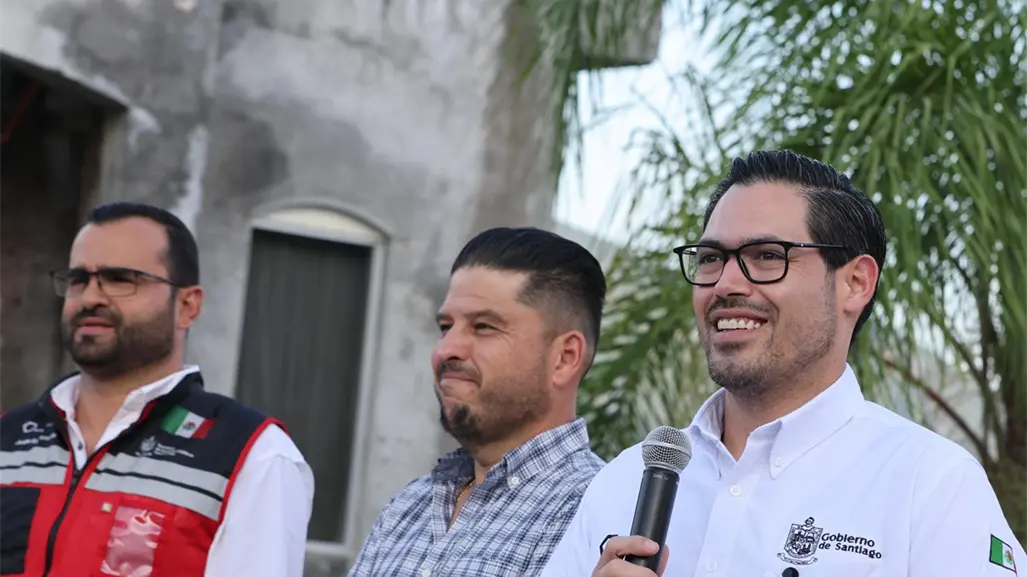 David de la Peña entrega pavimentación de calle 1° de Mayo en la comunidad de Los Fierros