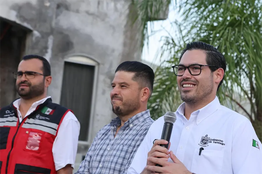 David de la Peña entrega pavimentación de calle 1° de Mayo en la comunidad de Los Fierros