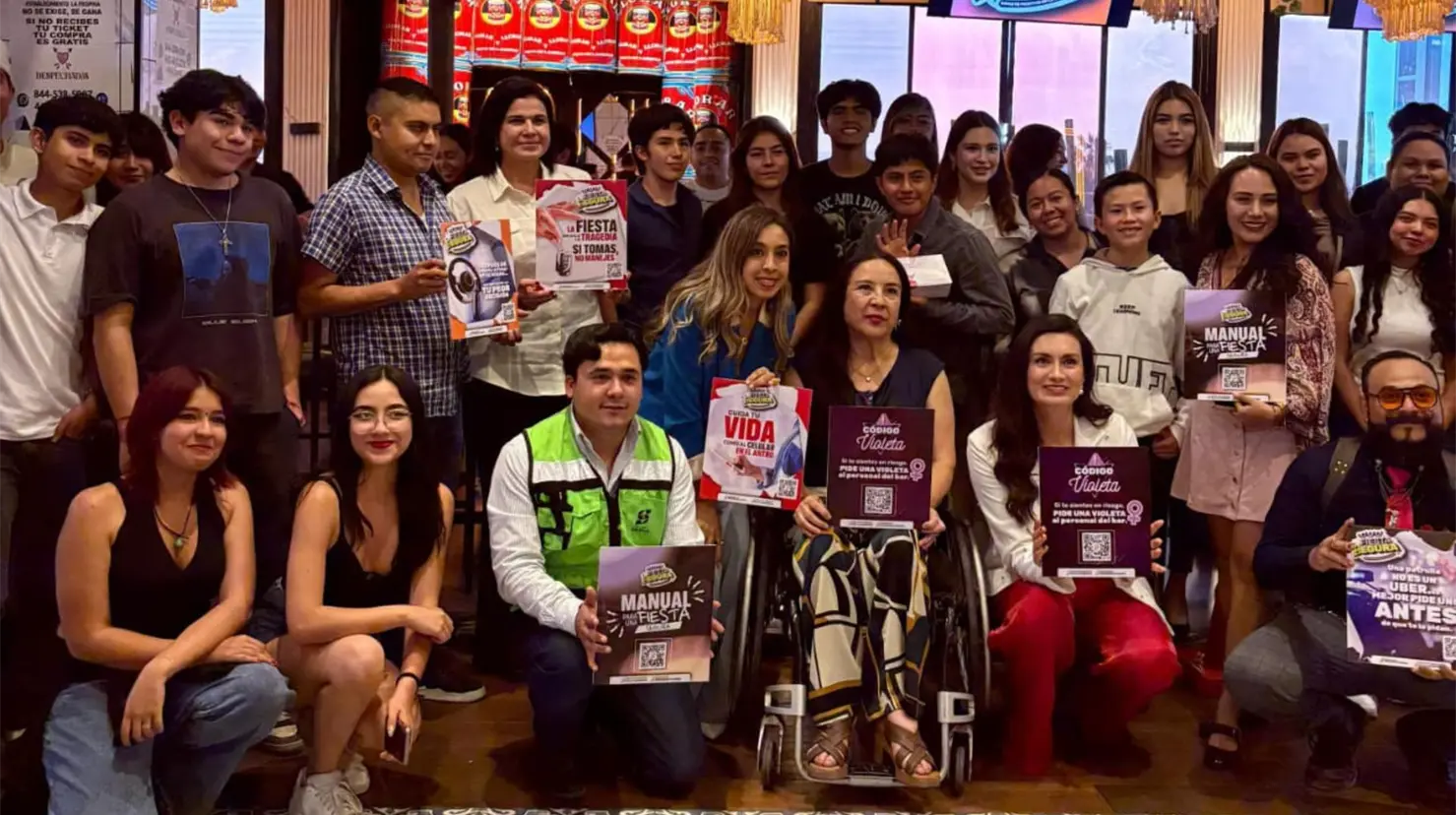 Se llevó a cabo una capacitación en un bar del norte de Saltillo. (Fotografía: Gobierno de Saltillo)