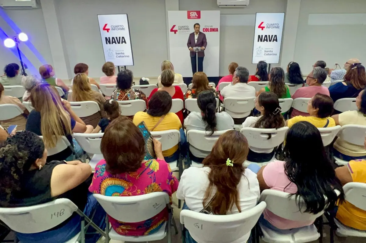 El alcalde de Santa Catarina, Jesús Nava, detalla su Cuarto Informe de Gobierno a los habitantes de las colonias Mártires de Cananea y López Mateos. Foto: Gobierno de Santa Catarina