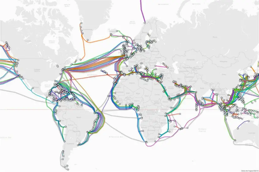 Mapa de cables sudmarinos. Foto: Xataka