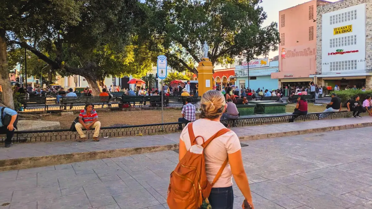 Este parque se encuentra frente al edificio de Correos Foto: Nick Felker