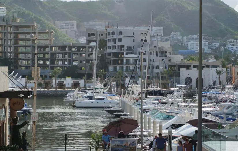 Los cruceros permiten acercarte a las playas y paisajes más icónicos de la ciudad. Foto: Héctor Romero / POSTA Baja California Sur