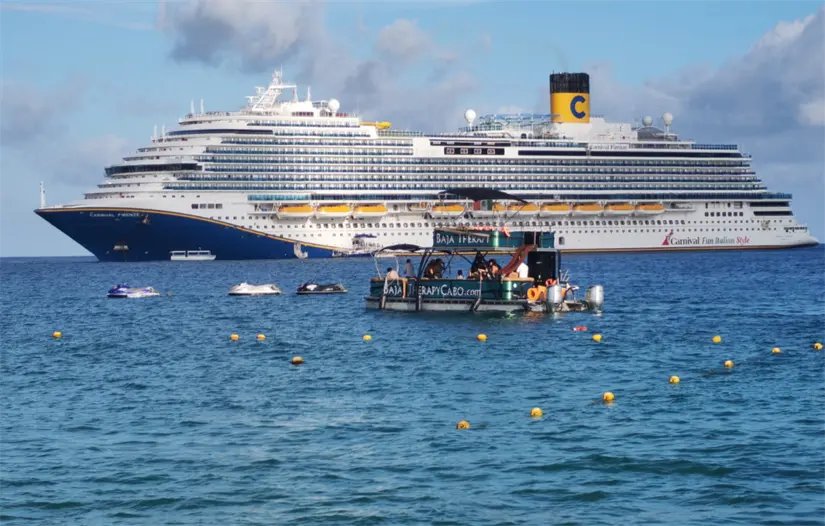 Los cruceros permiten acercarte a las playas y paisajes más icónicos de la ciudad. Foto: Héctor Romero / POSTA Baja California Sur