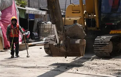 Socavón en Iztapalapa avanza en trabajos de reparación y esto se sabe sobre la fecha de término