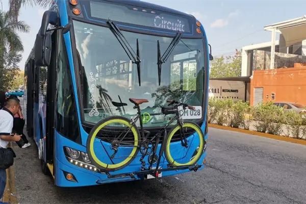 No hay prohibición: ciclistas pueden usar racks en los Va y Ven del centro de Mérida
