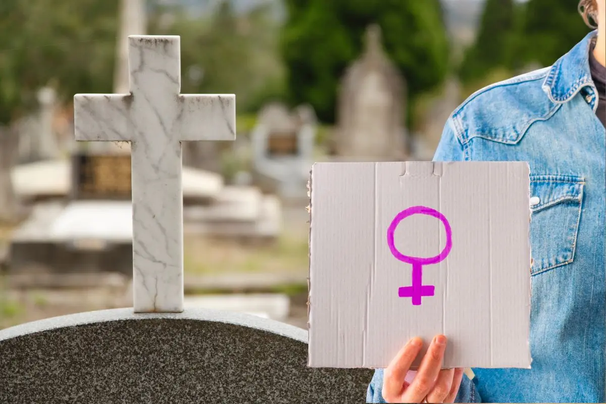 Datos del SESNSP muestran la distribución de los feminicidios en los primeros ocho meses de 2025. Foto: Biblioteca Canva