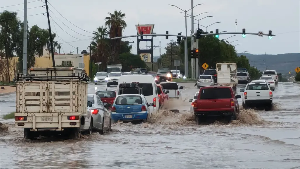 EN VIVO | La Paz sufre importantes lluvias: así corre el agua por las calles de BCS