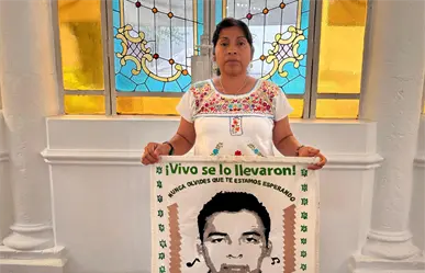 "Con vida se los llevaron y con vida los queremos": 11 años de Ayotzinapa en la CDMX