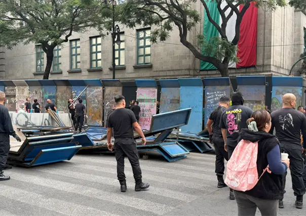 FOTOS | Blindan Reforma y Centro Histórico por marcha de Ayotzinapa
