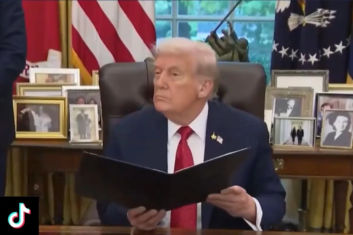 Donald Trump firmando acuerdo de TikTok Foto: The White House