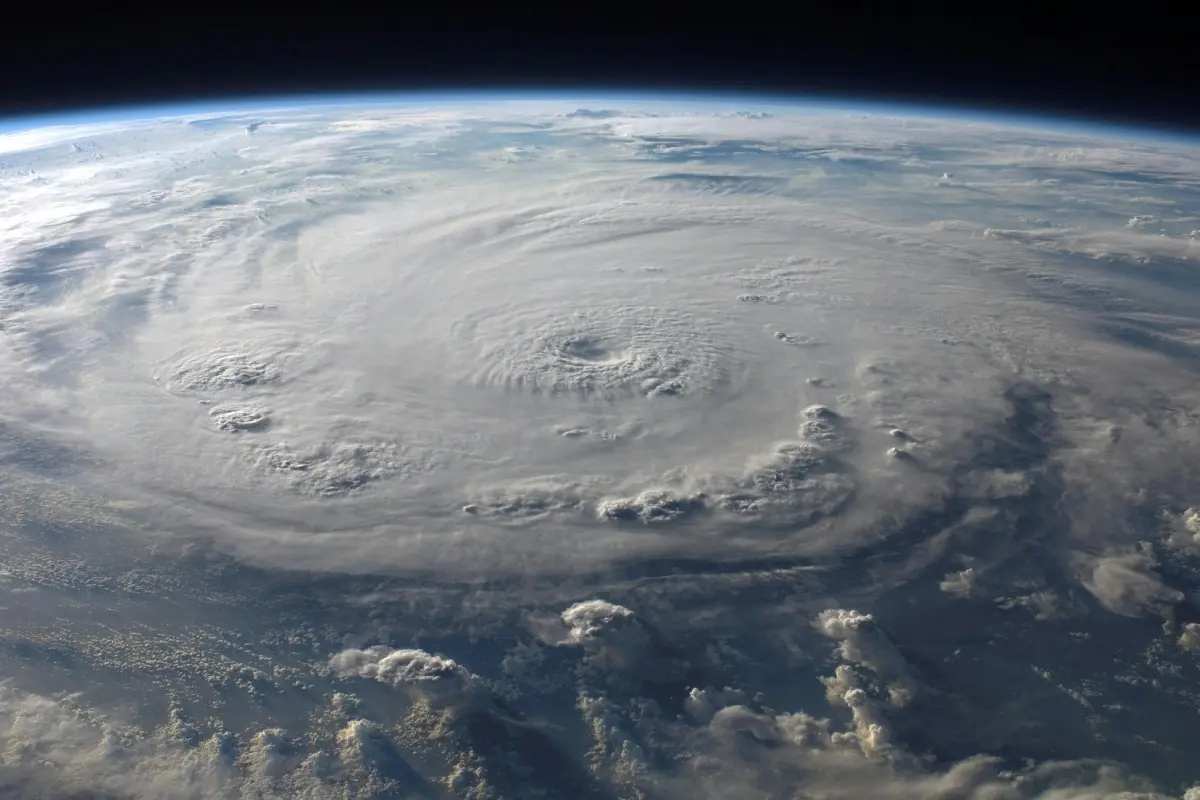Toma satelital de un huracán Foto: Pexels