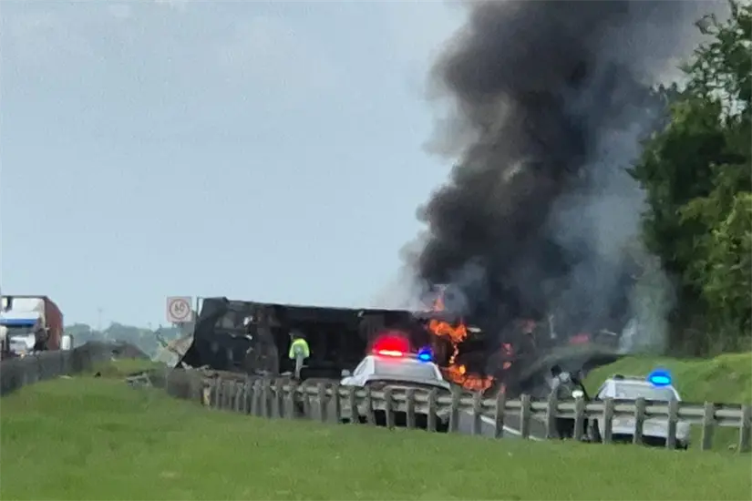 La circulación en la carretera Tampico- Mante sigue afectada tras el accidente. Foto: Axel Hassel