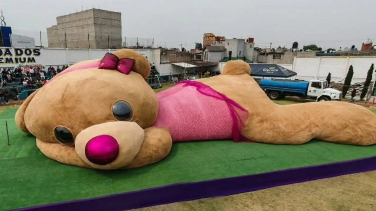 Xona Fest 2025 en Edomex confirma el regreso de Xonita, la osa de peluche más grande del mundo. Foto: AD Noticias