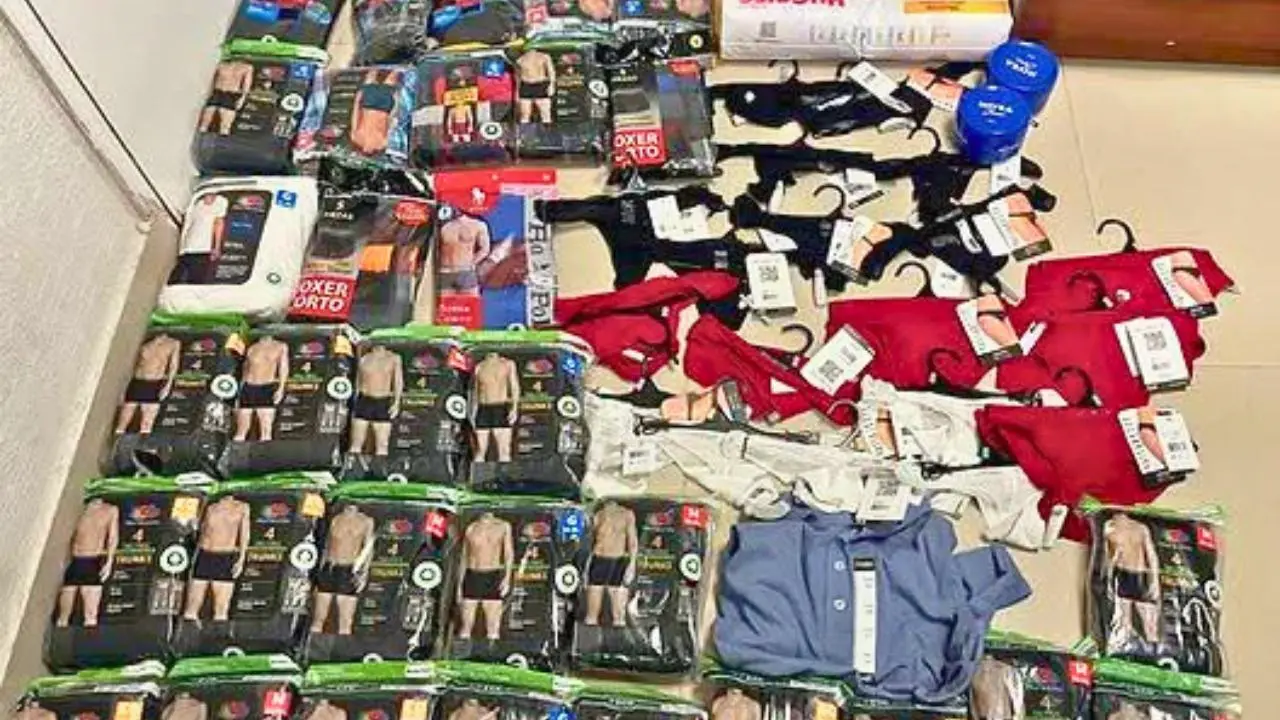 Arrestan a cuatro farderos en centro comercial del Edomex. Foto: Entretanto Mx / somosnoticia