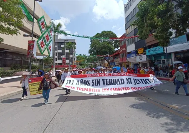 Ayotzinapa: Maestros de la CNTE marchan y bloquean carreteras en Chiapas