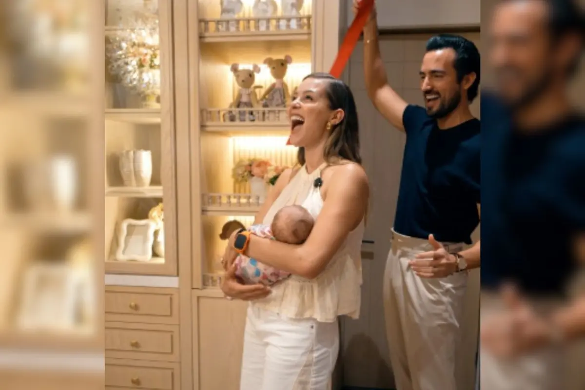 Mariana Rodríguez junto al arquitecto Mario Blásquez Foto: Captura de pantalla del video