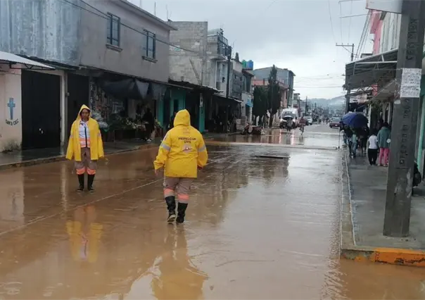 Fuertes lluvias en Chiapas provocan deslaves y aumento en niveles de los arroyos
