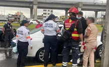 Mujer da a luz durante un viaje en taxi; policías del Edomex la auxilian rápidamente
