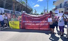 Manifestaciones marcan la visita de Claudia Sheinbaum a La Paz