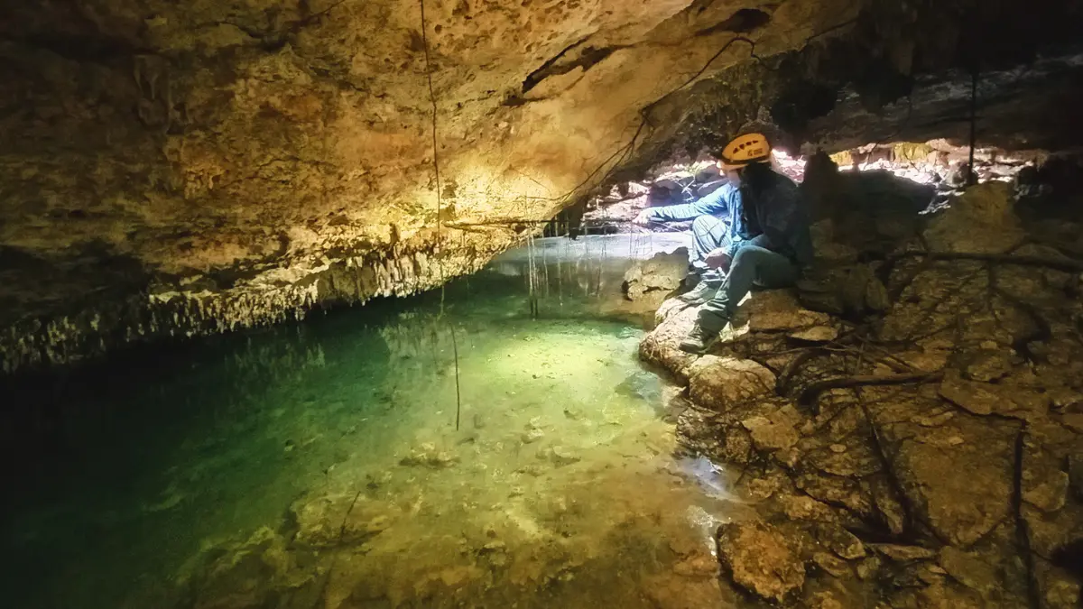 Centinelas del Agua pide no usar los cenotes como basureros Foto: Cenotes Urbanos