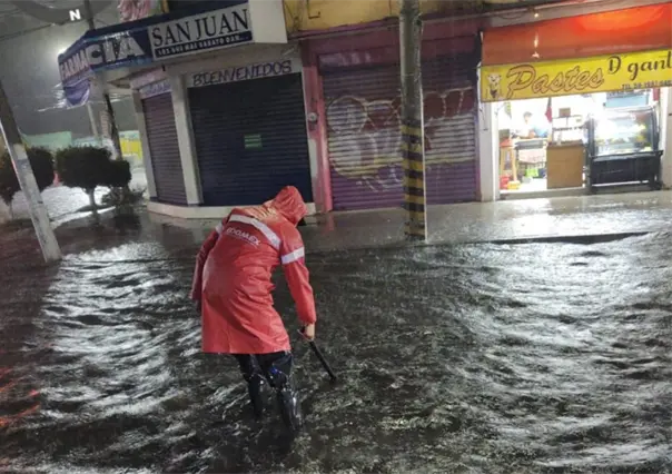 Afectaciones por fuertes lluvias en algunos municipios del Edomex: drenajes colapsados y calles encharcadas