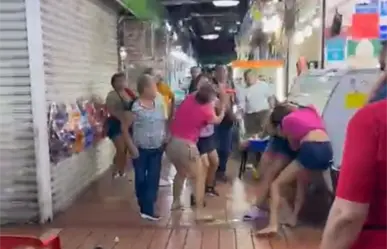 VIDEO | Captan pelea entre mujeres en el Mercado Juárez