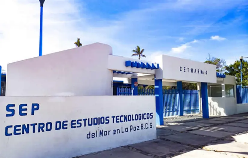 imagen recuadro Estudiantes de CETMAR La Paz utilizan las nuevas instalaciones. Foto: CETMAR La Paz