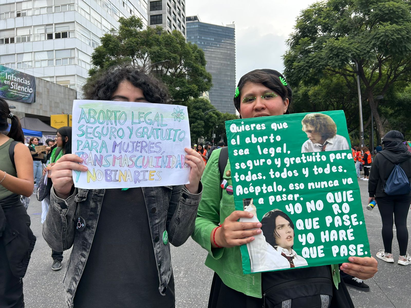 Marcha 28S recorre avenida Juárez exigiendo aborto legal