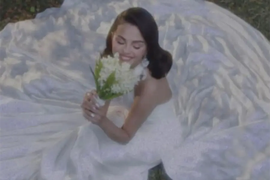 Selena Gómez: así fue el lujoso vestido que usó en su boda con Benny Blanco